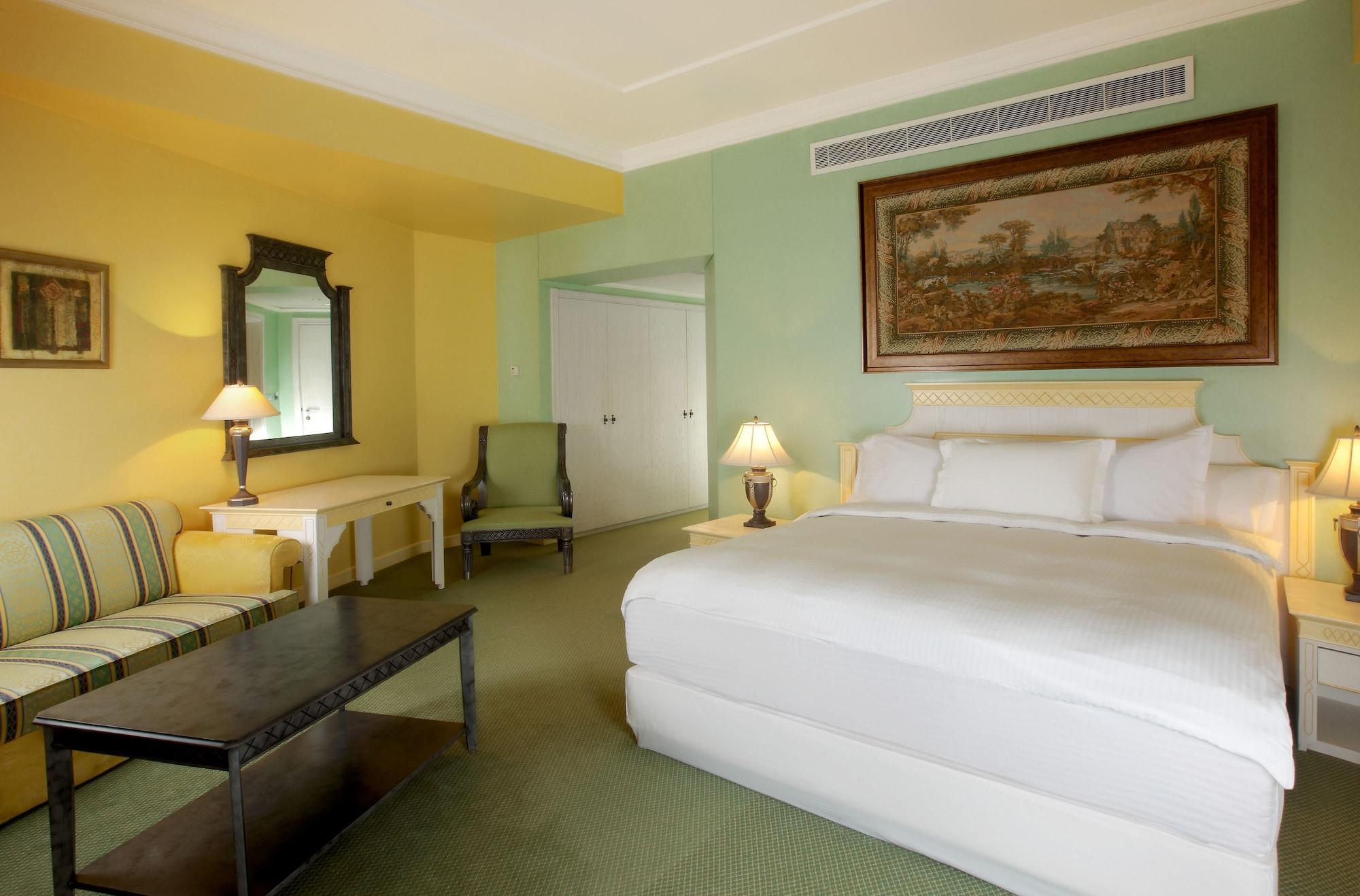 Hotel Al Habtoor Grand Beirut Esterno foto