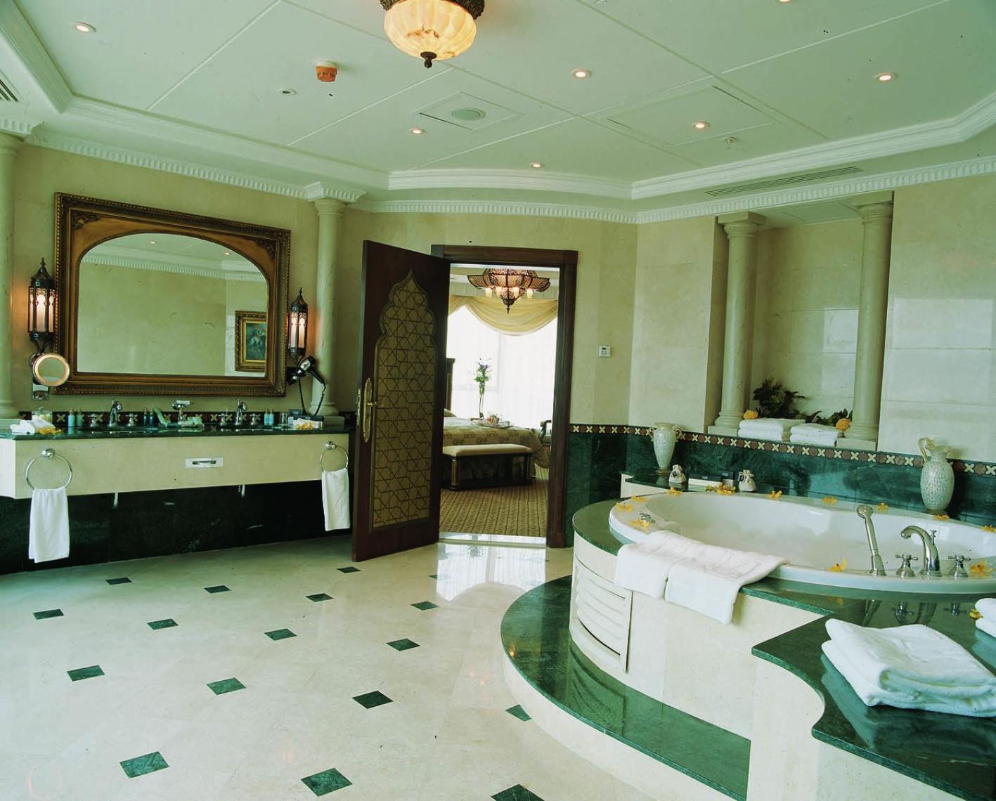 Hotel Al Habtoor Grand Beirut Esterno foto