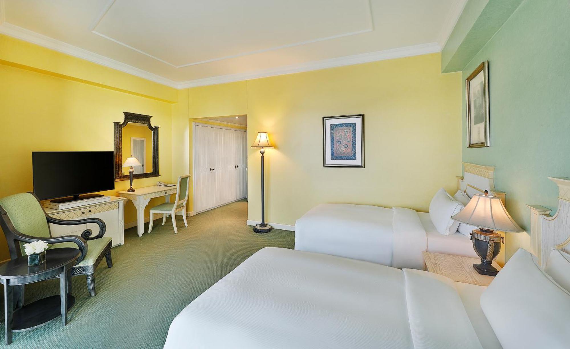 Hotel Al Habtoor Grand Beirut Esterno foto