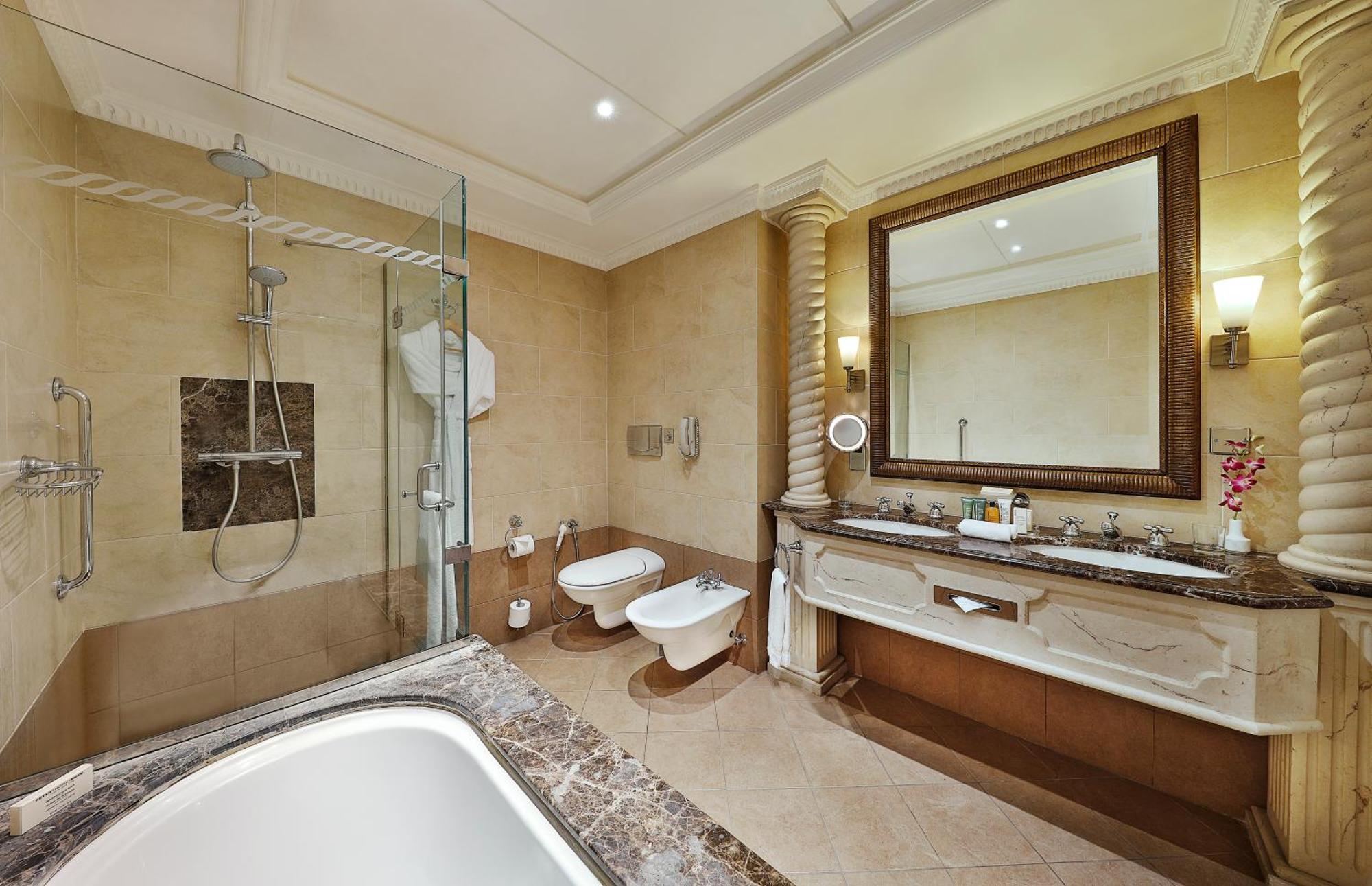 Hotel Al Habtoor Grand Beirut Esterno foto