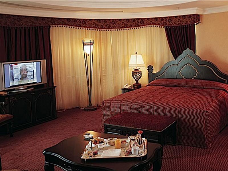 Hotel Al Habtoor Grand Beirut Esterno foto