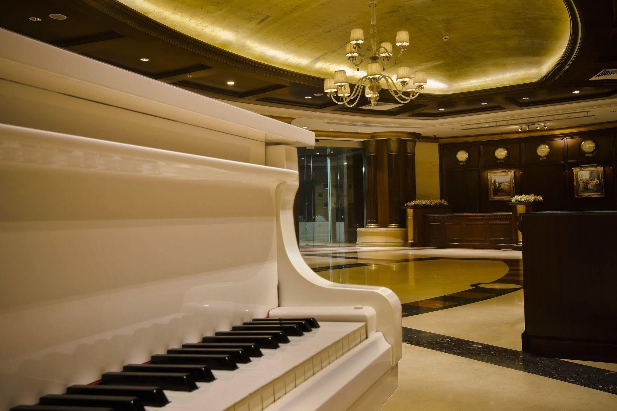 Hotel Al Habtoor Grand Beirut Esterno foto